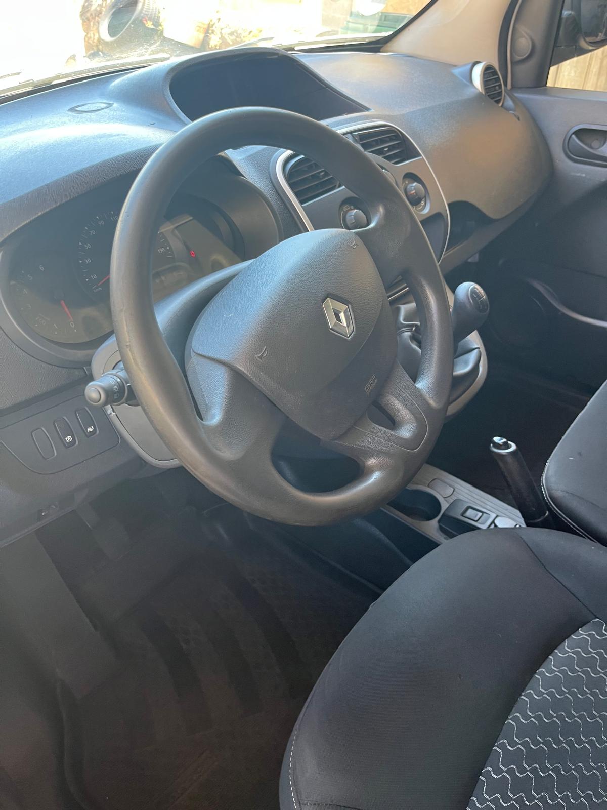 Volant Kangoo après nettoyage